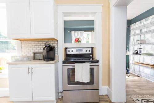 Steps To Jmu & I-81 Fenced Yard Walk 2 Starbucks in 해리슨버그 시티 센터