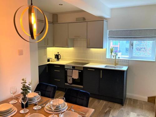 Escape 2 Unwind, Minster Retreat - Sleeps 5 - York, UK