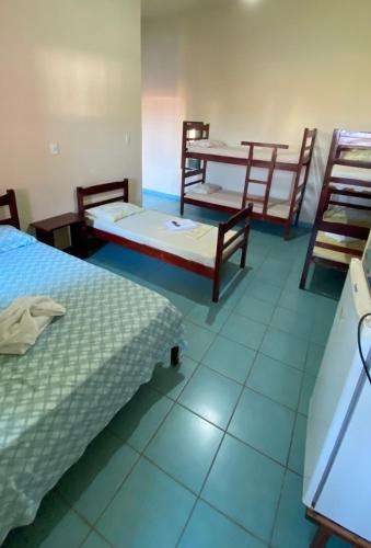1 double bed, 1 twin bed, 4 bunk beds