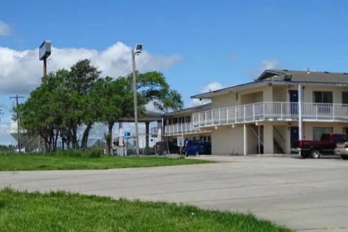 Travelers INN – Topeka, KS