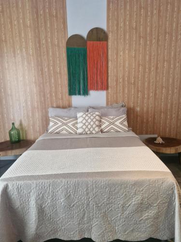 1 double bed, 1 twin bed
