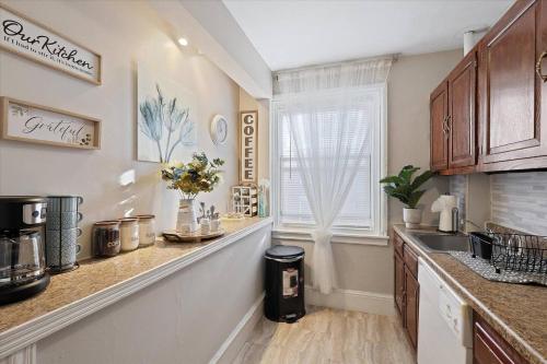 Nicely Designed Spacious 3 Bdrm Center City Apt in Philadelphia, USA