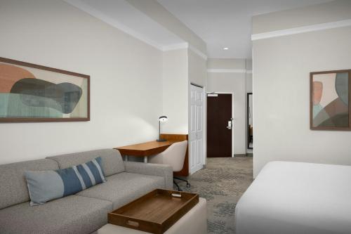 King Studio with Sofa Bed