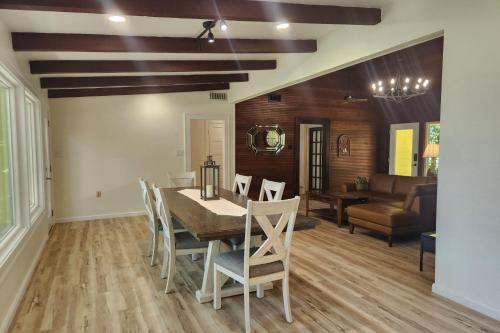 The Lakehouse on Clear Lake – Seabrook, TX
