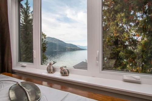 Christina Lake Lakefront, Hot Tub, Amazing Views in Christina Lake (BC)