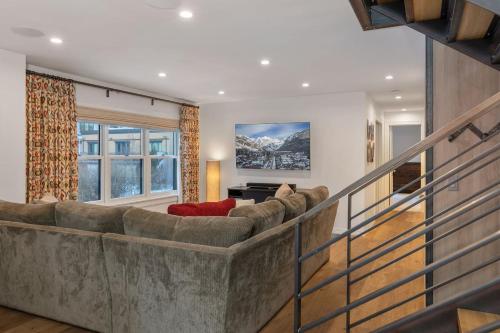 Box Canyon View by Korth Collection - image 2