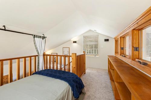 Experience luxury at Alpenglow at Telluride Lodge - image 3