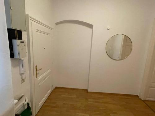 Sunny 3BR Central Apartment - image 10