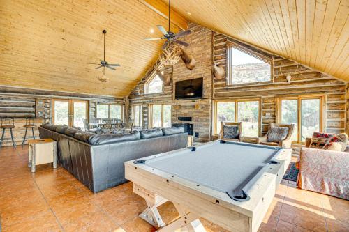 Colorado Nat'l Monument Views: Western Slope Cabin in Geitveja (CO)
