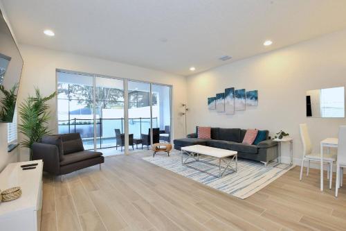 Great 4 Bedroom Townhouse In Lux Resort Hidden Forest, With Private Pool! in Orlando, USA