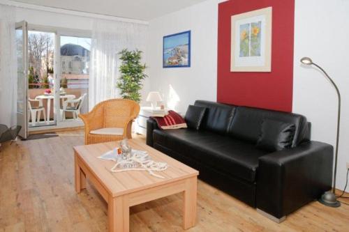 One-Bedroom Apartment 102