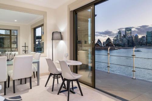 Reflections - World Class 360° Harbour Views! - image 14