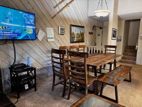 Mammoth Lakes Crestview Condo #50 thumb 4