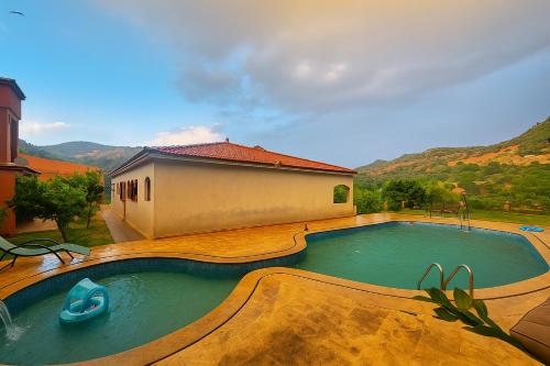 Ferme avec piscine et vue panoramique in Khenifra