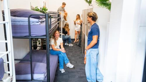 Chambre partagée, mixte, 8 personnes