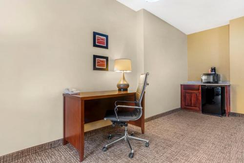 Comfort Suites Montgomery East Monticello Dr. - image 12