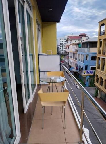 room detail thumbnail 1