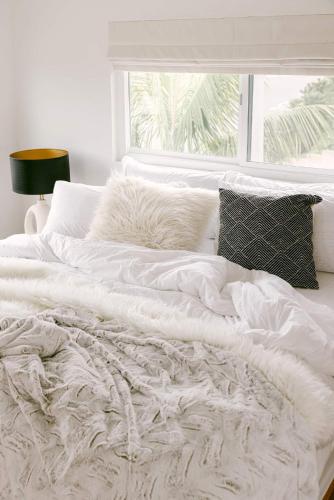 Eco-luxe Ob Home W Backyard, Sauna, Walkable in San Diego, USA