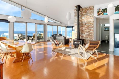 Eleven62 Bay Of Fires Beach House in The Gardens