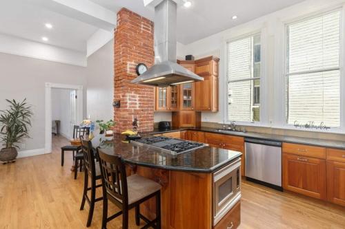 Gorgeous Victorian Flat in Haight Ashbury