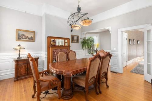 Gorgeous Victorian Flat in Haight Ashbury