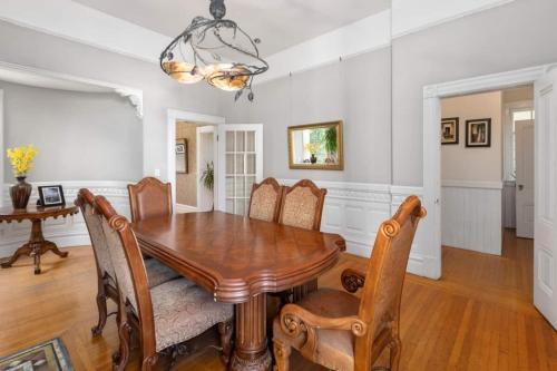 Gorgeous Victorian Flat in Haight Ashbury