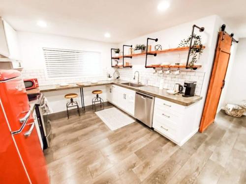 Relax & enjoy this Spacious Gem in easy location - image 14