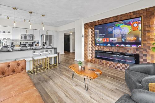 Modern Flat off Meridian - Walk Anywhere Downtown