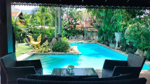 LePrive Resort
