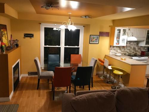 Beautiful Four Bedroom Lagoon City Waterfront Home in Lagoon City (ON)