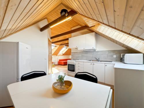 Scenic Escape - Stavanger Loft BnB 33 in Nylund