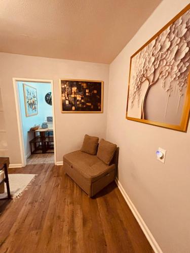 Cozy Studio Studio City Unit 6