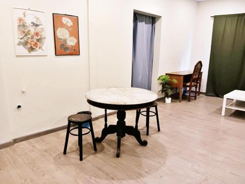 Hidden Dragon Yaowarat in China Town