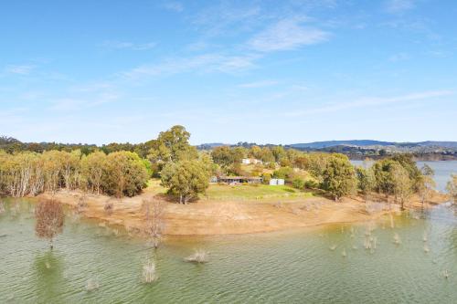 Lake Lodge