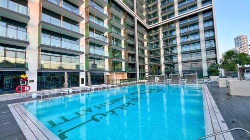 Cozy 1BR in Binghatti Emerald 