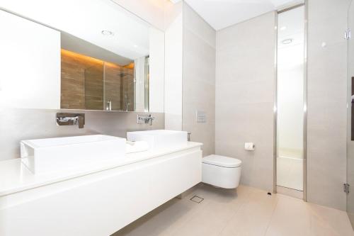 Spacious Luxury 1BR Modern Design Bluewaters, Dubaj (fotografie 9)
