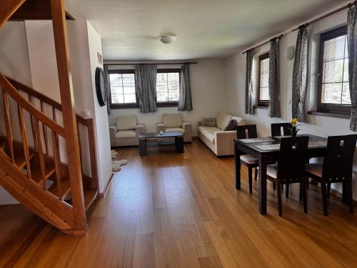 dovolenkový dom TATRAVILL (dovolenkovy dom TATRAVILL) in 斯塔拉列斯納