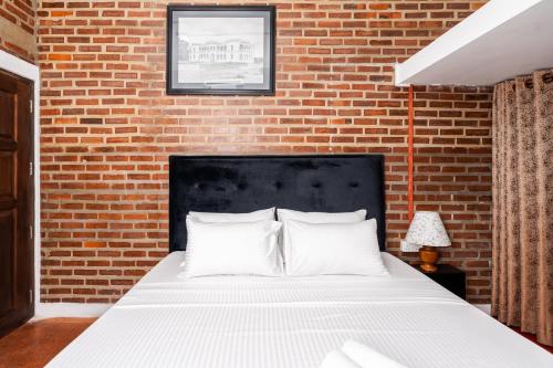Trillium Boutique Express Hotel - Ward Place - image 4