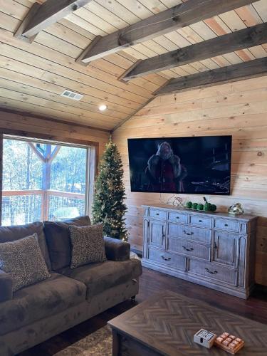 NEWLY BUILT Amazing View Chalet Perfect Location - image 2