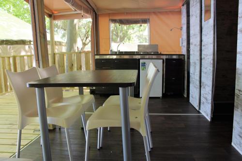 Parco Del Lago Glamping And Lodges - image 14