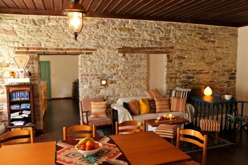 共用ラウンジ/TVエリア, Stone City Hostel in ゴジロカスター