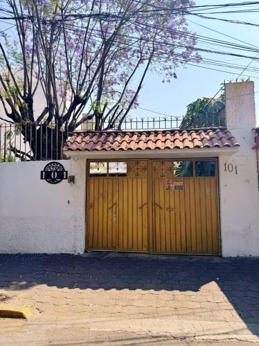 Lối vào, Casita del Árbol (Casita del Arbol) in Thành phố Mexico