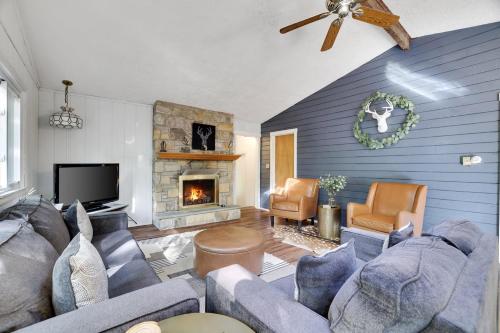 Pet Friendly Lake Retreat With Hot Tub & Fire Pit in Locust Lakes Village, USA