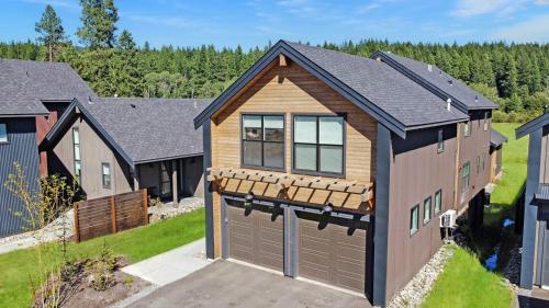 Suncadia Resort Luxury Home Next to Nelson Farm - image 3