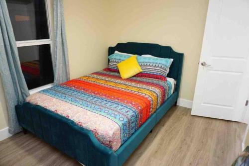 Pets Ok! Boho Bungalow 10mins 2 Beach Wpool Table in Palm Coast, USA