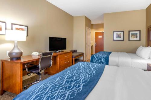 Queen Room with Two Queen Beds - Non-Smoking