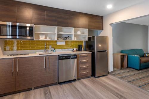 . MainStay Suites Lebanon - Nashville Area