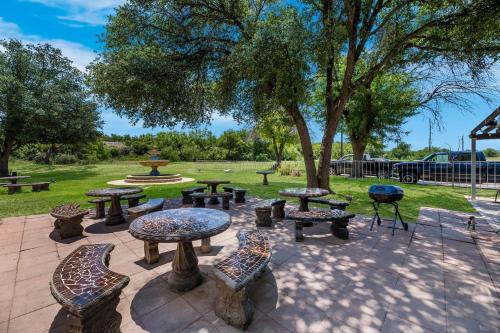 Létesítmények, Suburban Studios San Angelo near Convention Center in San Angelo (Texas)