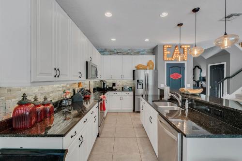 Last Minute Disney Getaway! Private Pool, Hot Tub & Games Room. Book Now! #17812 in Orlando, USA