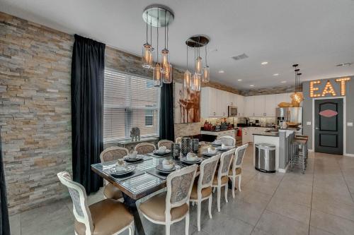 Last Minute Disney Getaway! Private Pool, Hot Tub & Games Room. Book Now! #17812 in Orlando, USA